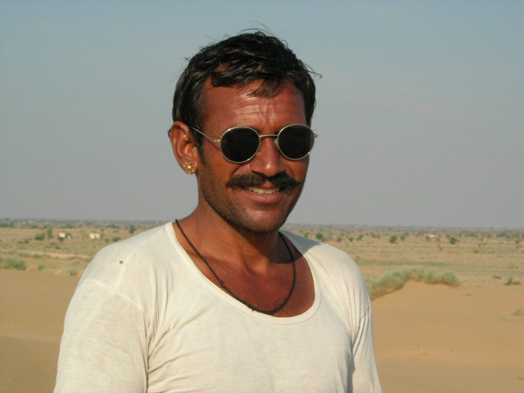 mooie mensen kameeldriver